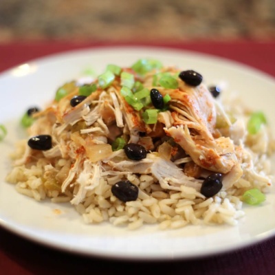 Slow Cooker Fiesta Chicken - this easy and healthy crock pot recipe is one of my favorite skinny recipes
