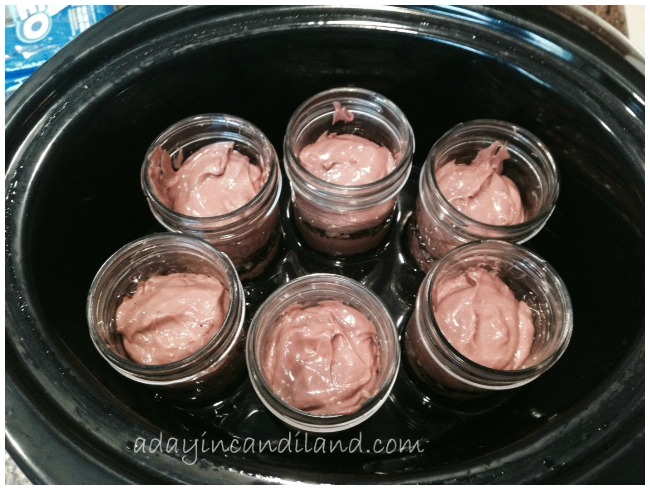 Nutella Cheesecakes in mason jars slow cooked in a crockpot