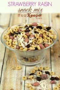 Easy Snack Ideas Strawberry Raisin Snack Mix - It's a Keeper