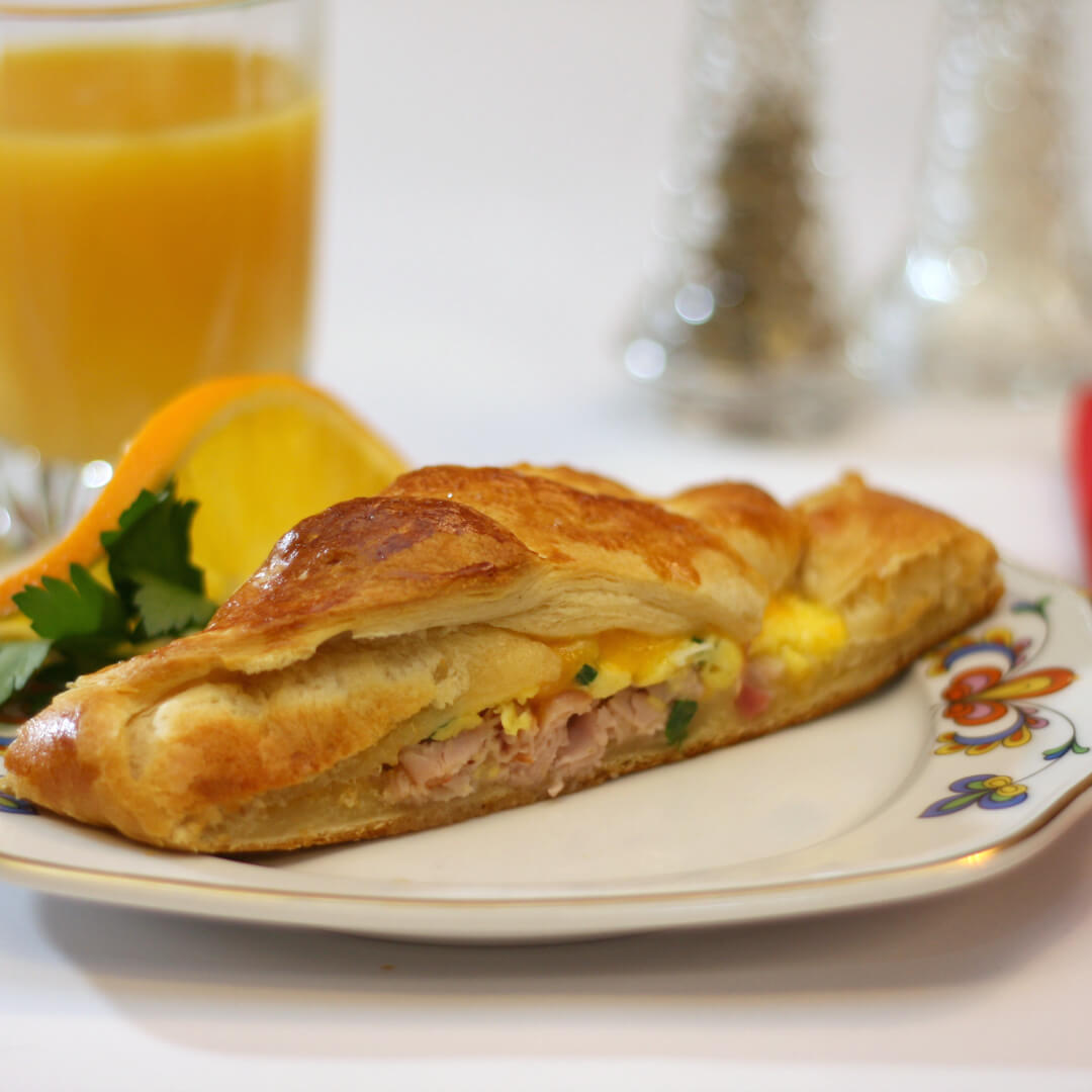 This Egg and Ham Breakfast Braid is one of my favorite easy breakfast dishes.