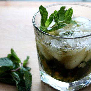 Cocktail Recipe: Mint Julep FEATURED - It is a Keeper