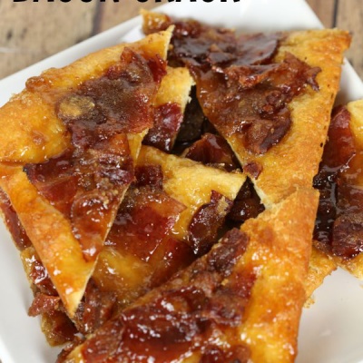 This easy Maple Bacon Crack recipe is addicting! You'l want to make 2 batches!