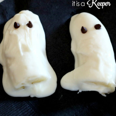 Boo Nanas - these Halloween snacks are easy to make and the perfect combination of banana and chocolate