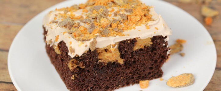 Butterfinger Poke Cake – an easy and decadent dessert recipe S