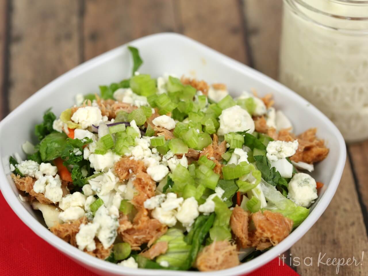 Buffalo Tuna Chopped Salad – an easy and delicious salad recipe that’s ready in under 10 minutes 