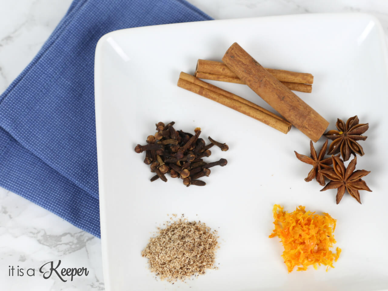 Homemade Kitchen Spice Air Freshener - this easy natural air freshener can be made in minutes and have your house smelling amazing in no time
