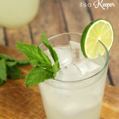 Mojito Moonshine - this homemade moonshine cocktail has all of the lime and mint flavors of a Mojito