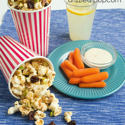 Peanut Butter Drizzled Popcorn - this quick recipe is an easy and healthy snack idea