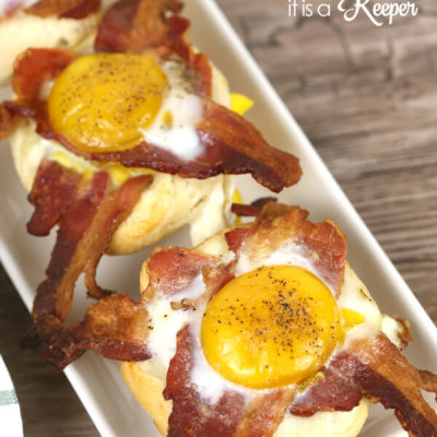 Bacon and Egg Breakfast Puffs - These easy puffs are one of my family's favorite easy breakfast recipes