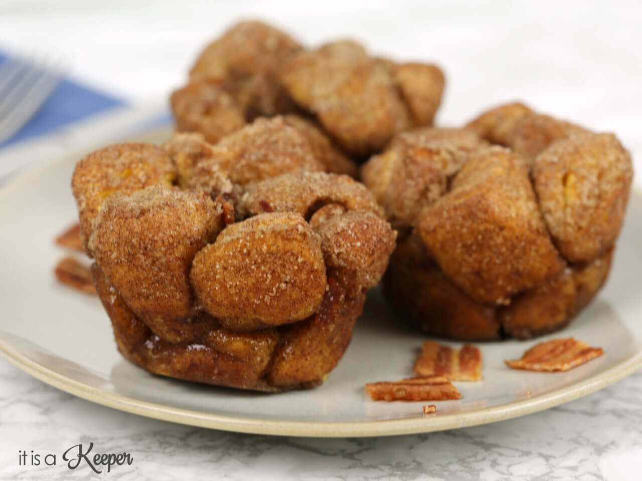 Maple Bacon Monkey Muffins - these easy muffins are a fun twist on monkey bread 