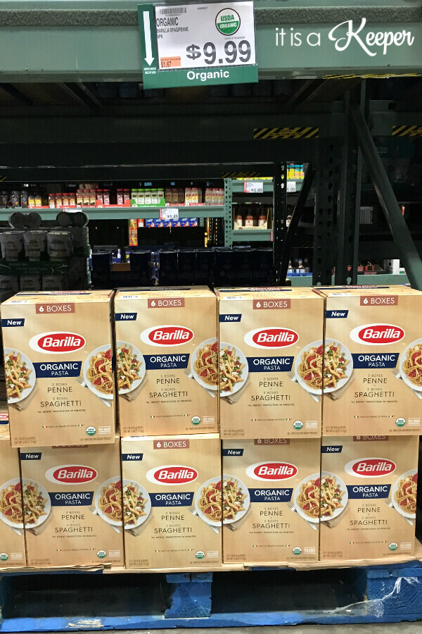 Barilla organic pasta in a grocery store.