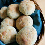 Garlic Herb Rolls - this easy homemade dinner roll recipe is ready in just about 30 minutes