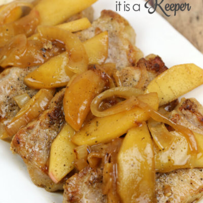 Drunken Apple Pork Chops - this easy 30 minute recipe is a quick dinner idea and perfect for busy weeknights