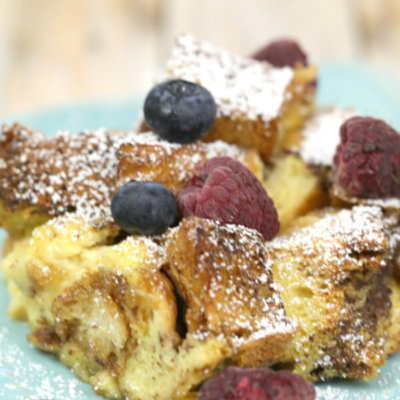 Overnight French Toast Casserole - this is an easy make ahead breakfast casserole recipe