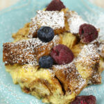 Overnight French Toast Casserole - this is an easy make ahead breakfast casserole recipe