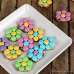Chocolate Pretzel Flowers - These adorable treats are one of my favorite quick easy snack recipes