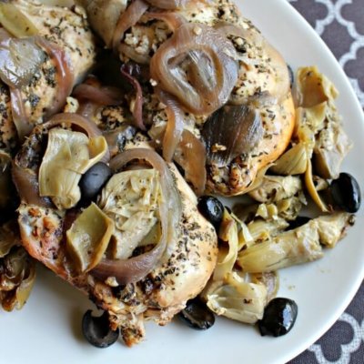 Slow Cooker Mediterranean Chicken - this quick recipe has all of your favorite flavors in one pot. It’s one of my family's favorite crock pot recipes for chicken