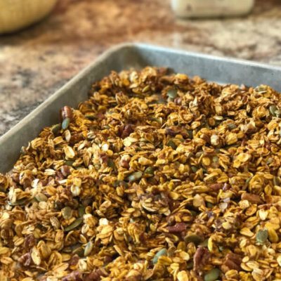 Pumpkin Spice Granola - this easy homemade granola recipe is perfect for fall