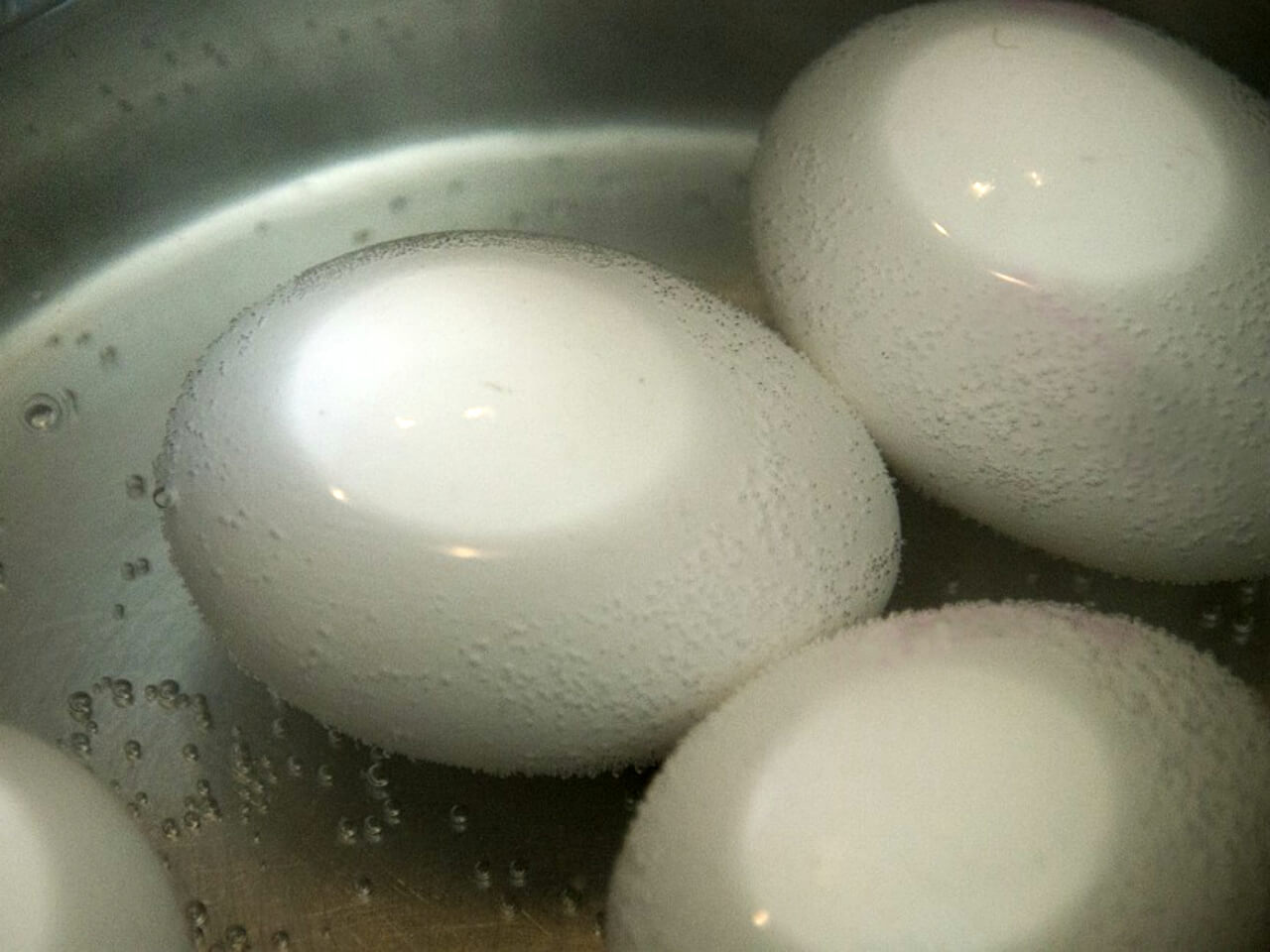 hard boiled eggs hard peel