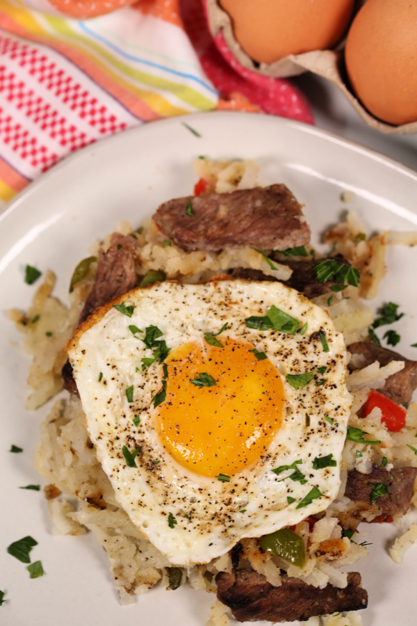 Easy Breakfast Skillet with Steak and Eggs
