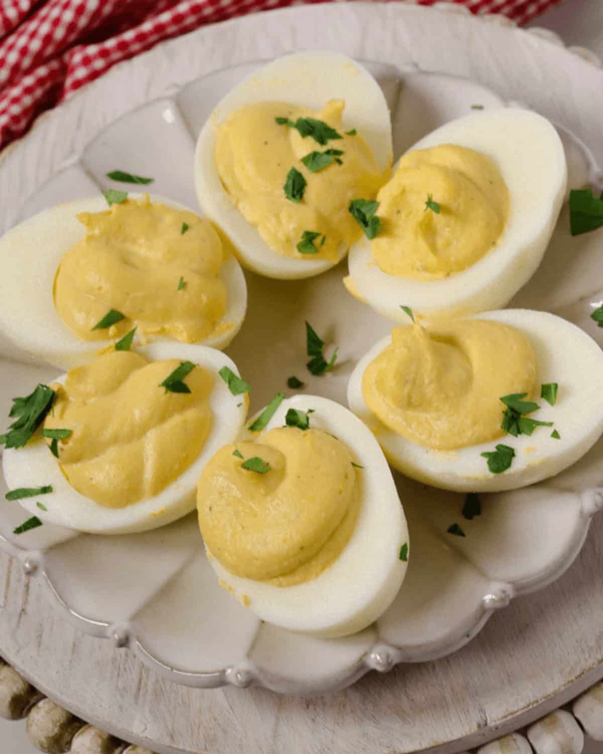 Plate of fhe appetizer garnished with parsley.