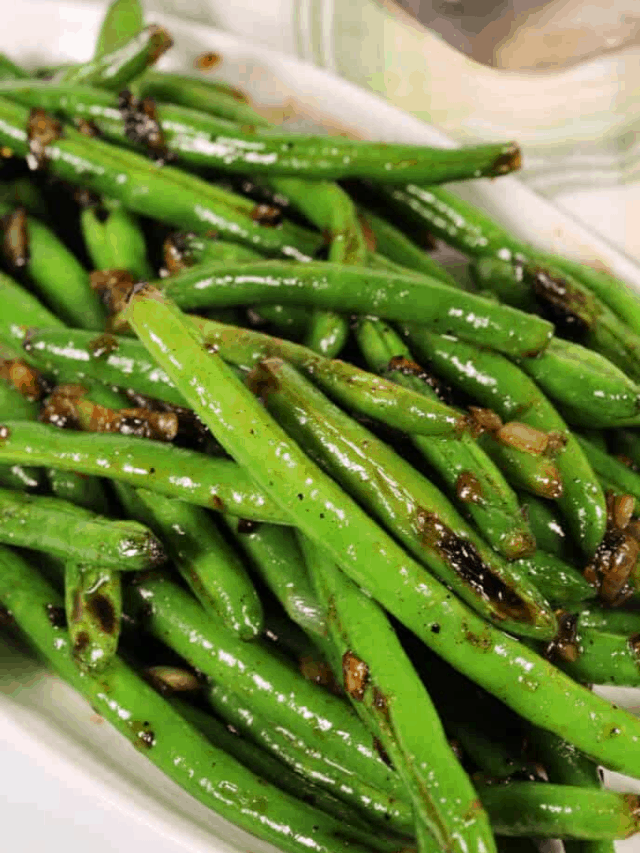 SWEET AND SPICY SKILLET GREEN BEANS