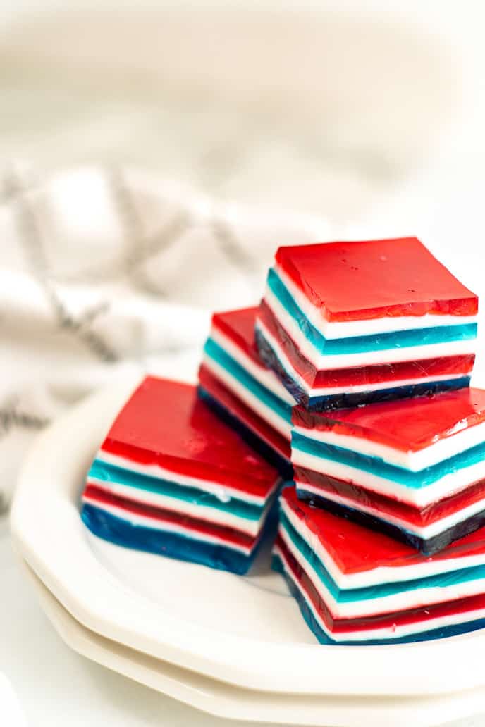 Side vie of a plate of layered jello