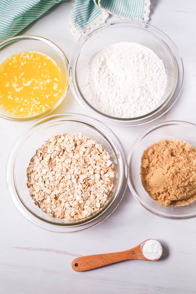 Ingredients to make oatmeal square