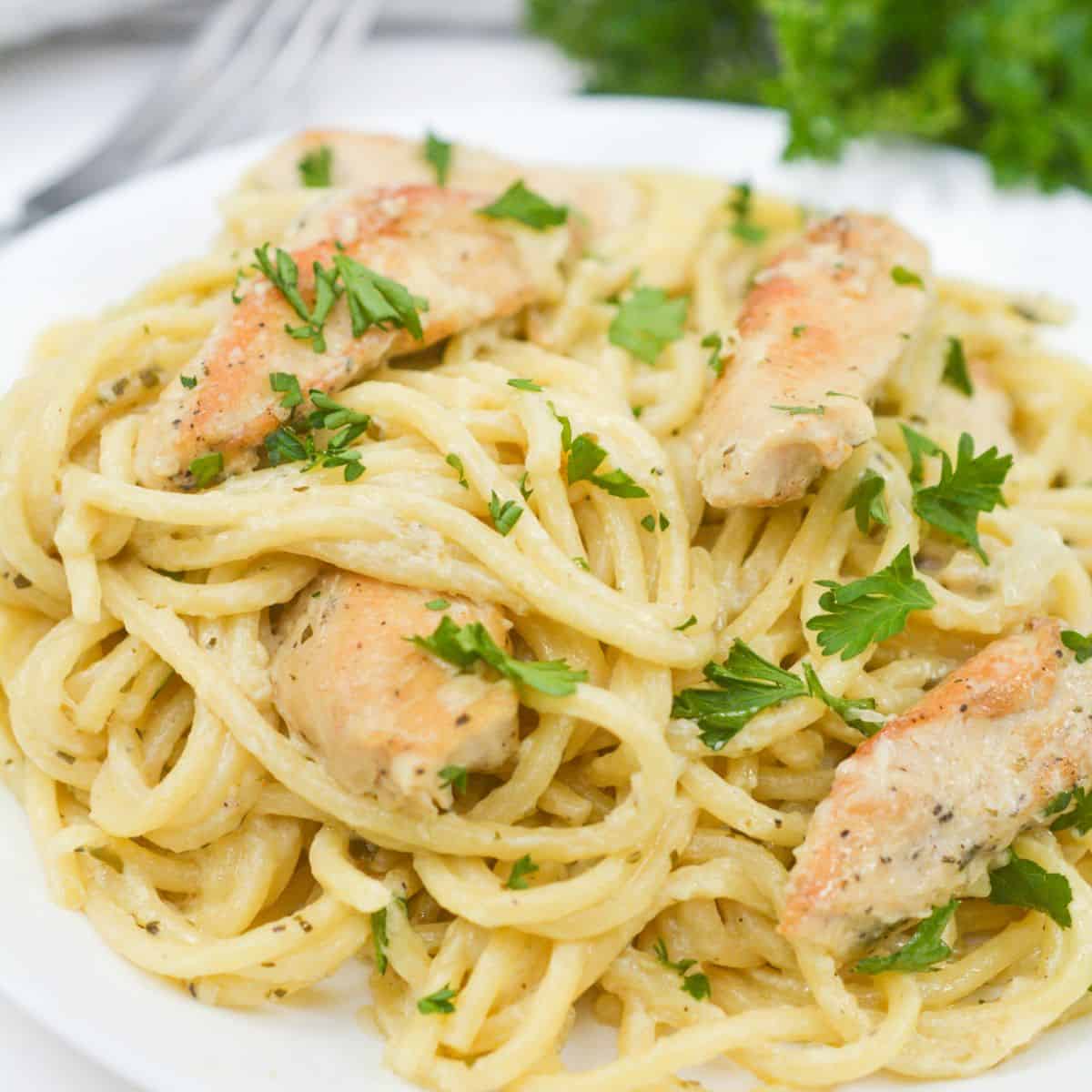 One‑Pot Creamy Chicken Pesto Pasta-Family's New Favorite!
