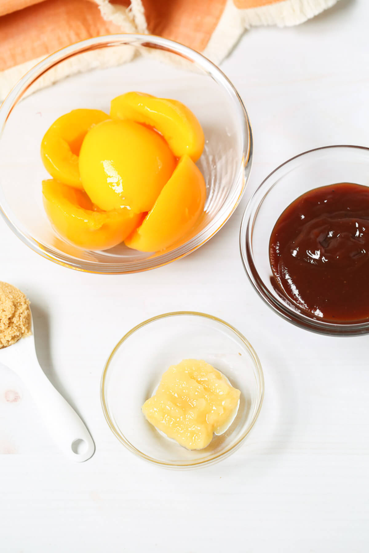 Peaches, barbeque sauce and seasonings.