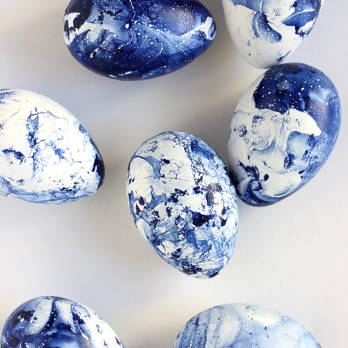Eggs dyed in a white and blue marbled pattern.