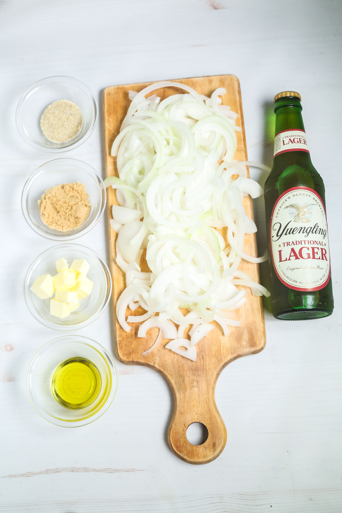Lager beer, onions and seasonings.