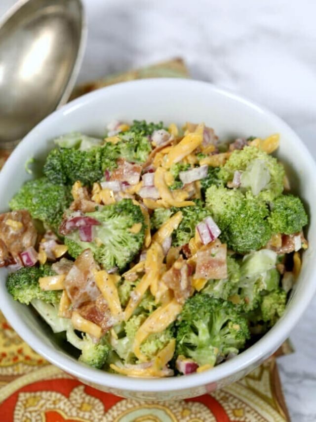 BROCCOLI AND CHEESE SALAD WITH BACON
