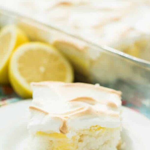 Skinny lemon meringue poke cake