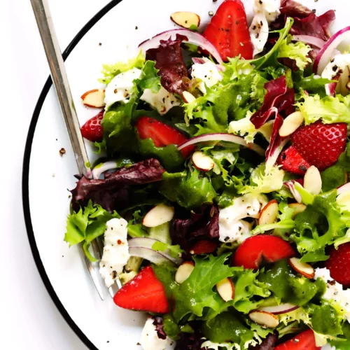 strawberry burrata salad with basil vinaigrette