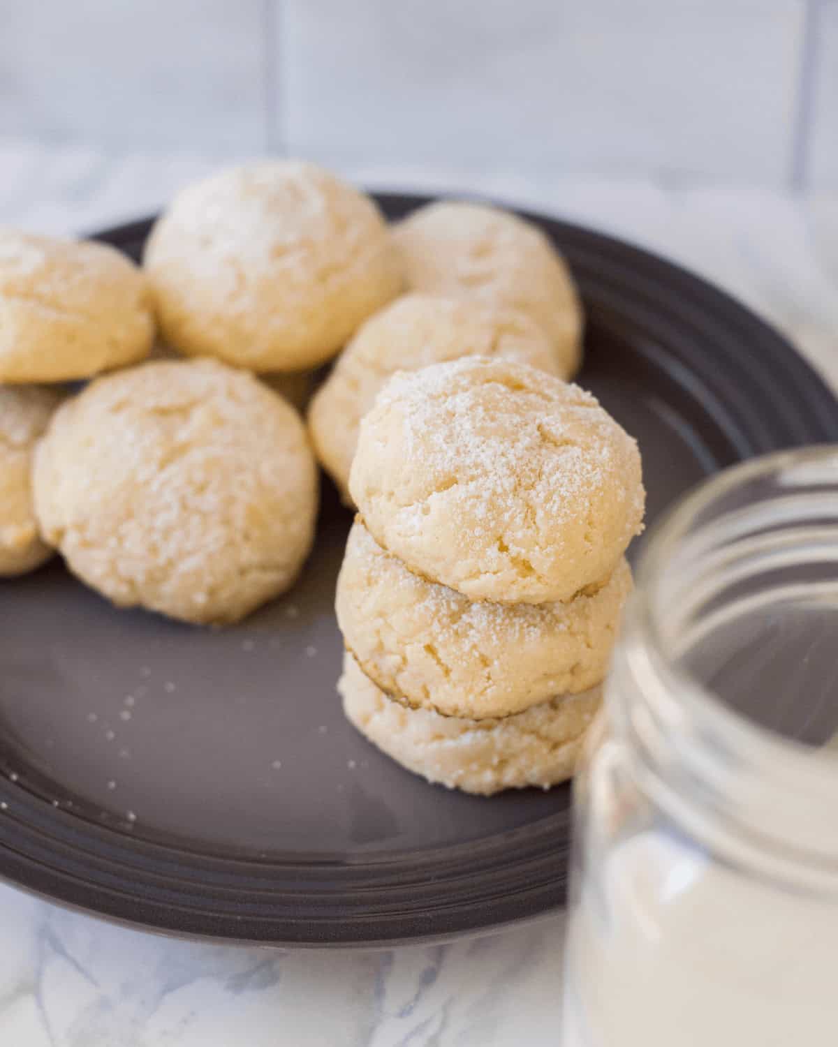 Milk and cheesecake cookies.