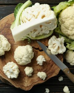 Instruction on how to clean and cut cauliflower.