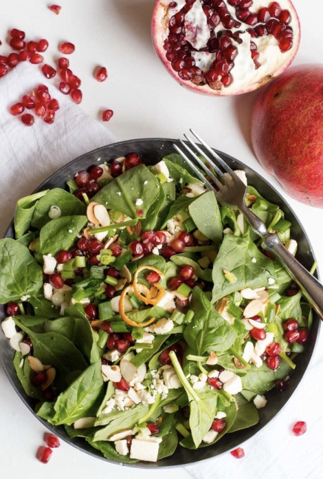 Delicious Spinach and Pomegranate Salad