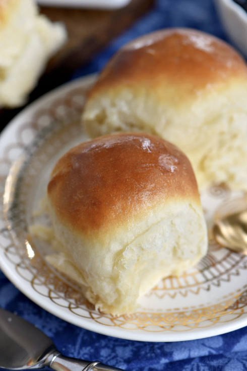 Delicious and simple dinner rolls