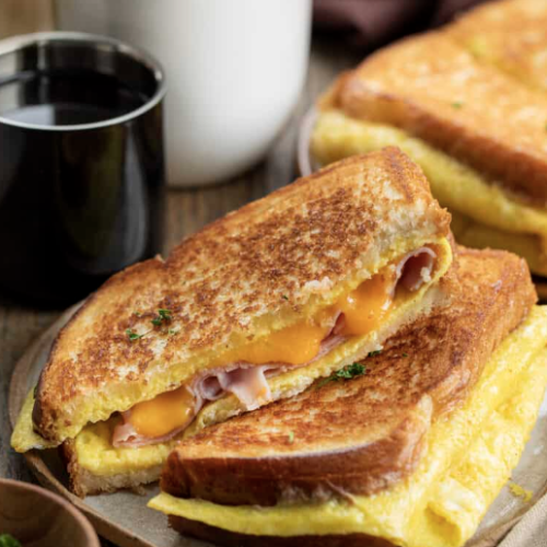 Delicious Egg and Ham Breakfast Sandwich