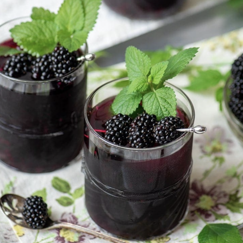delicious and easy blackberry sangria