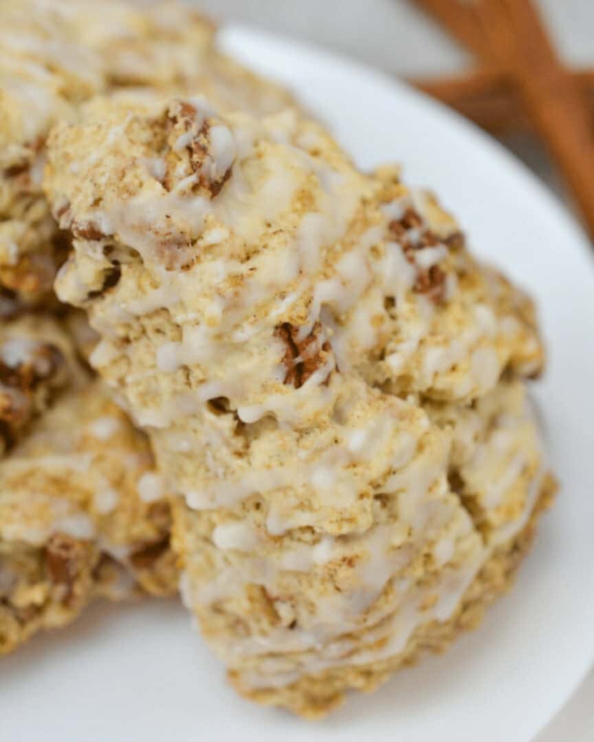A white plate of the cinnamon scones.