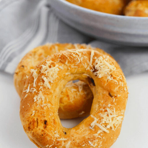 Asiago Cheese Bagel with Sundried Tomatoes - WEBSTORY COVER