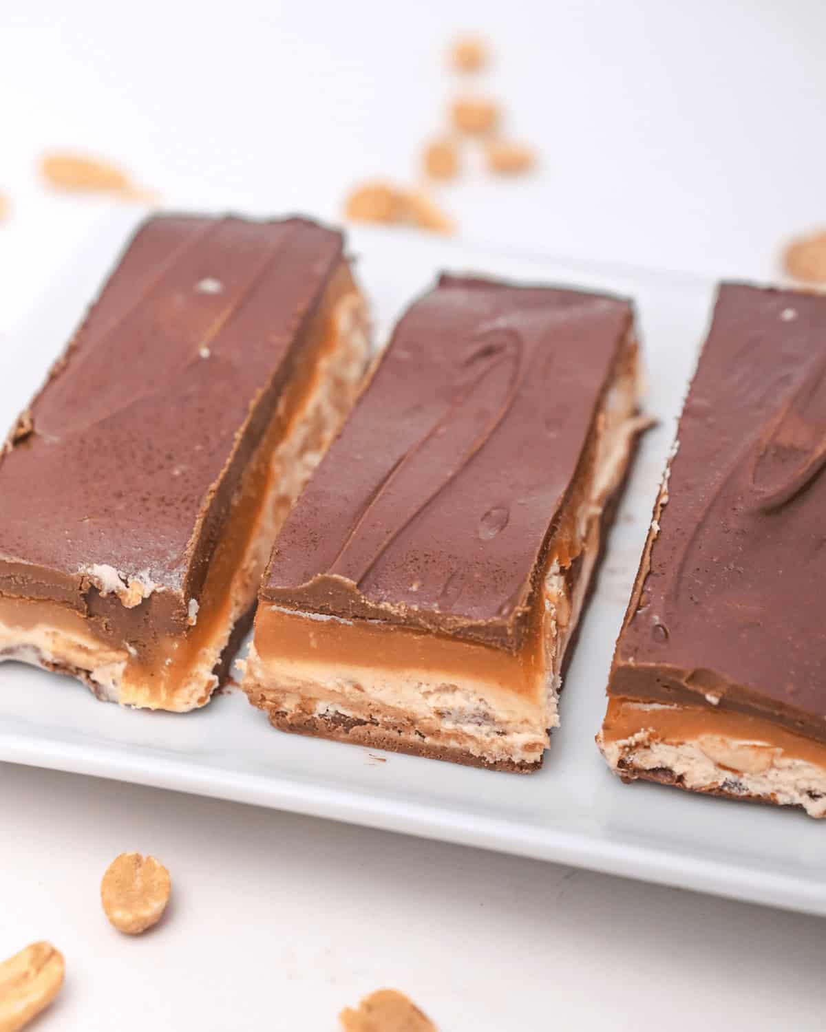 A side view of the finished dessert bars.