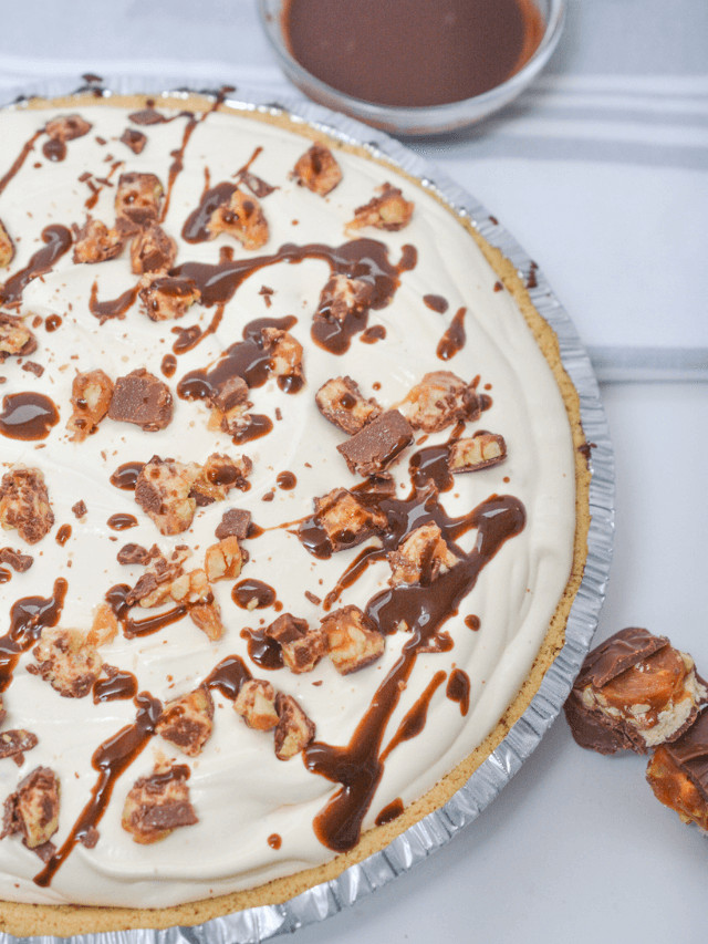 NO BAKE SNICKERS PIE