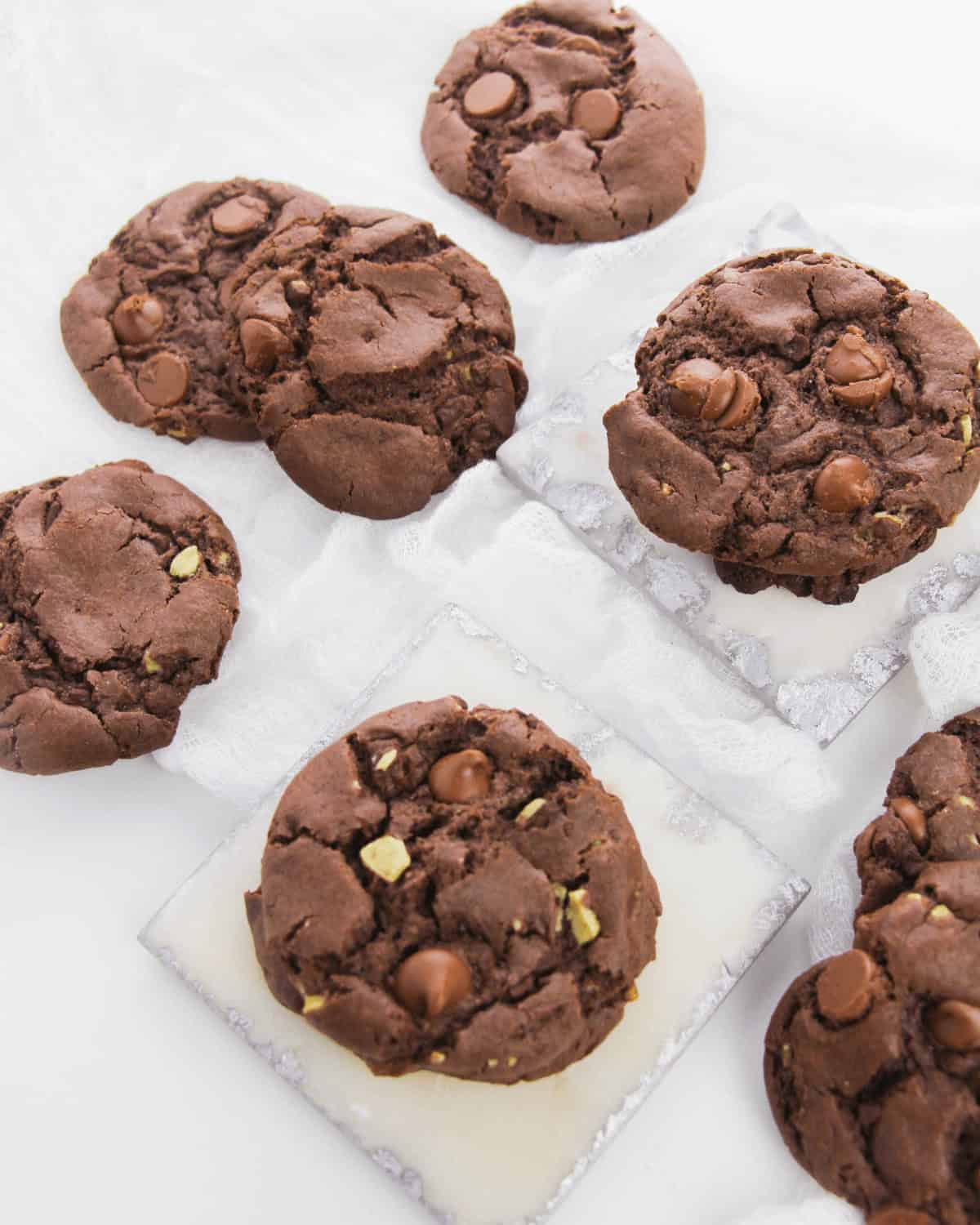 An arrangement of the Mint chocolate chip cookie.