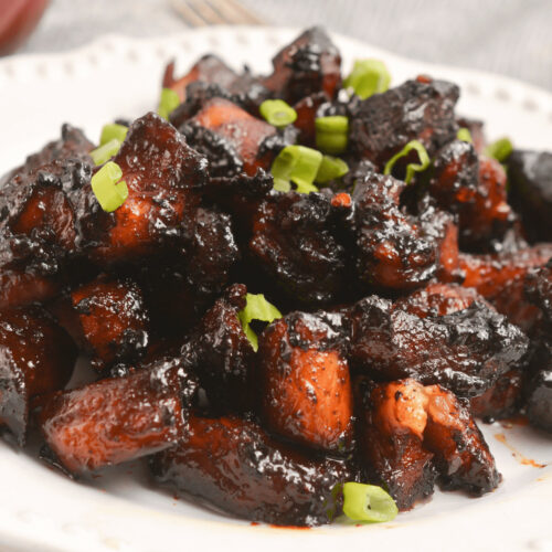 A plate of pork burnt ends.
