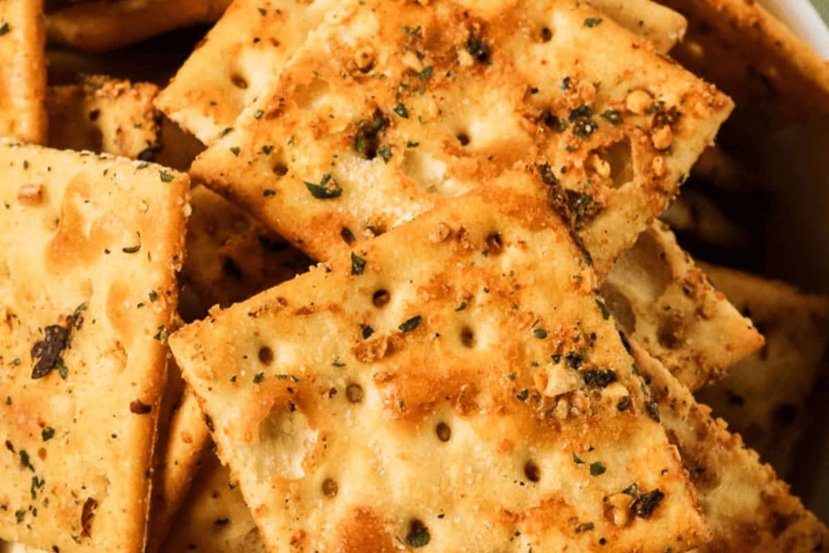 A bowl of ranch spicy crackers. 