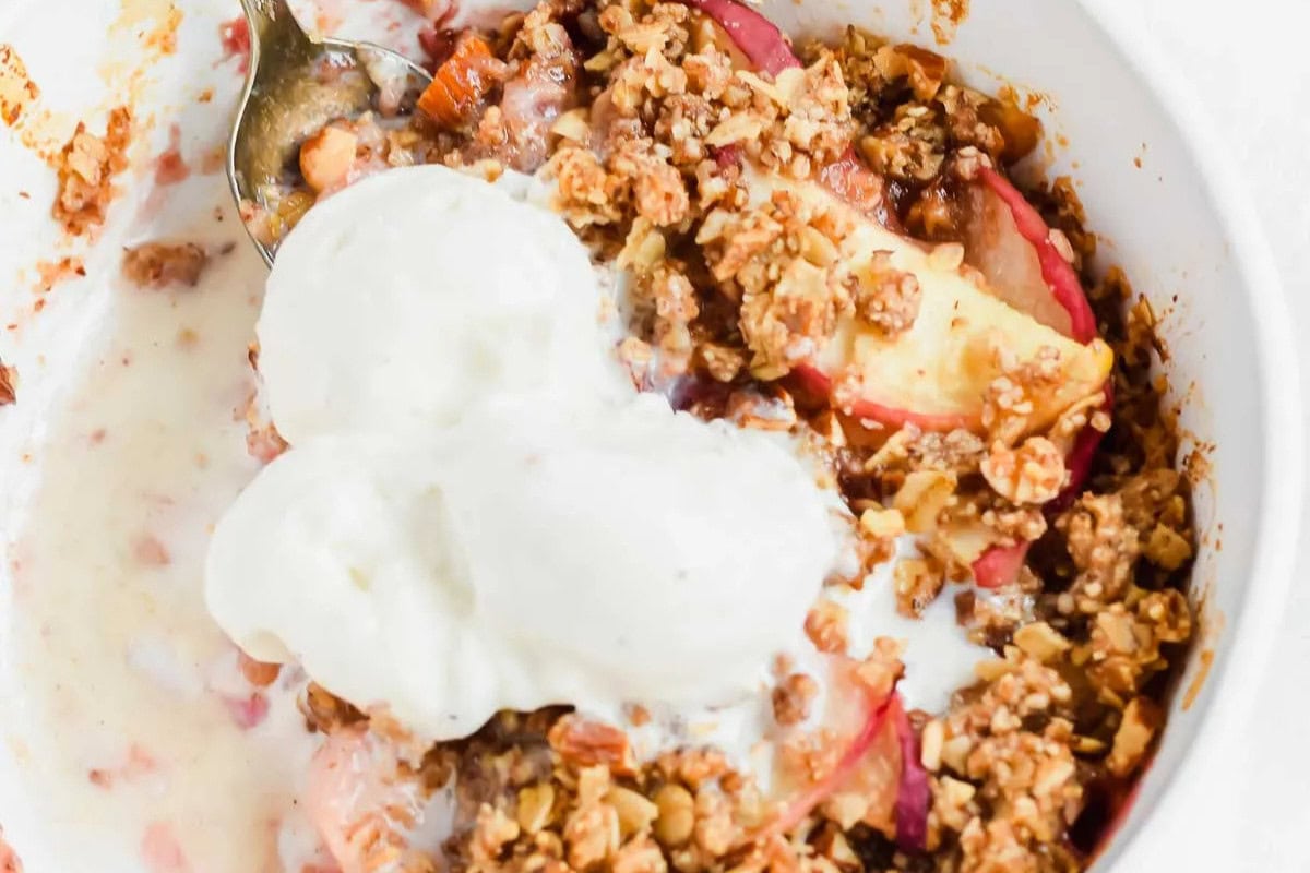 A delicious, healthy peach crisp.
