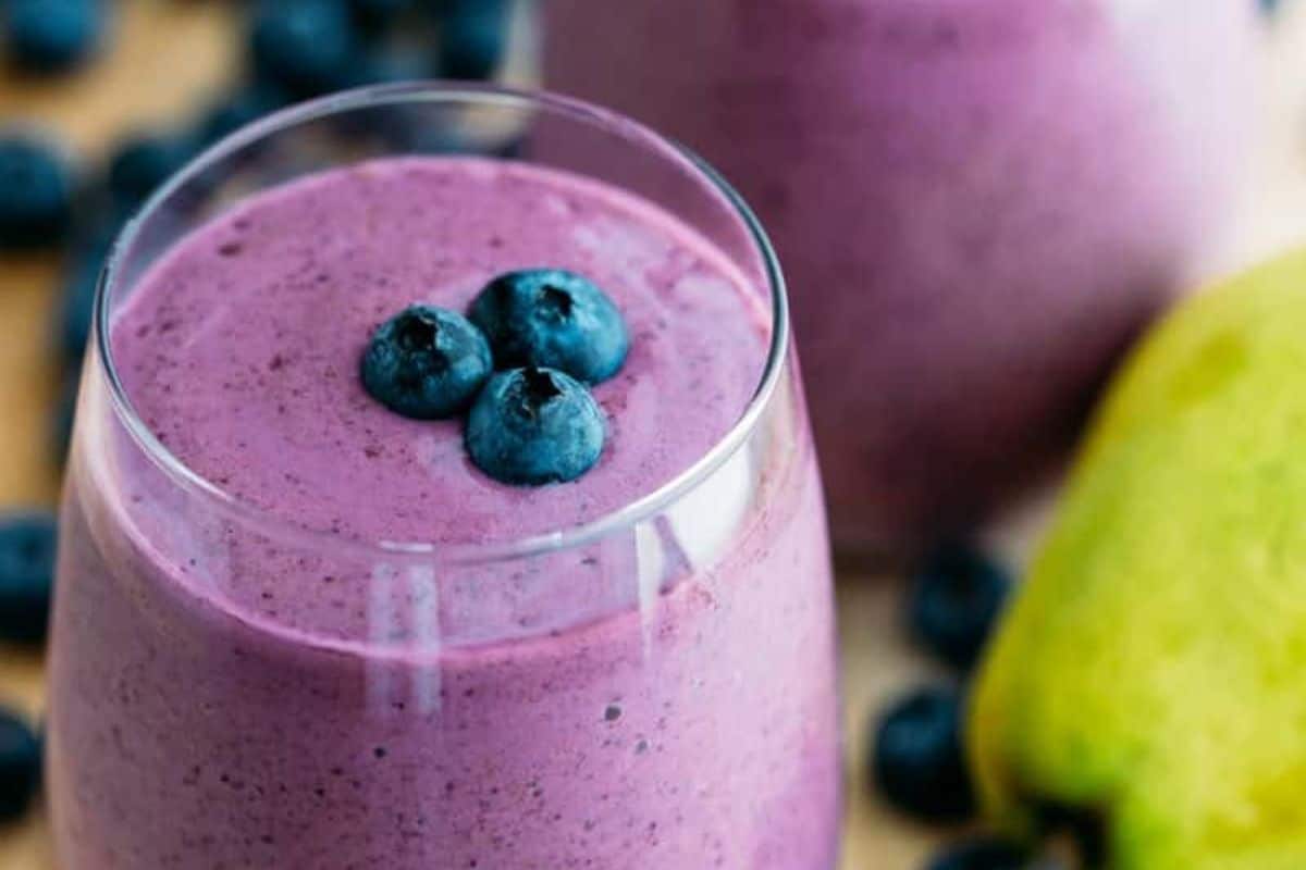 A blueberry pear smoothie.